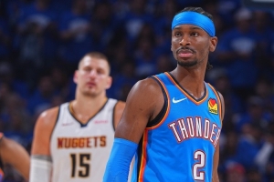 近三个赛季正负值:亚历山大+2171遥遥领先 约基奇第2 怀特第3 配图