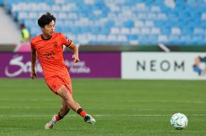 官方:国足补招李扬、李镇全,塞尔吉尼奥、魏震因伤未随队出征 配图