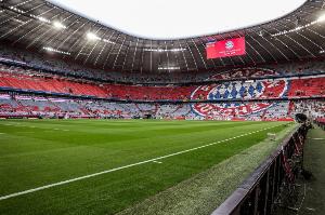 图片报揭秘安联球场：赫内斯鲁梅尼格爱走秘密通道，看台高朋满座 配图