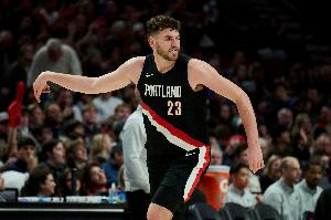 外线有谱!克林根半场9中6拿到全队最高16分外加7板 三分5中4 配图