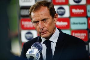 布特拉格诺：巴尔韦德的红牌让所有人惊讶，回放多少遍也不是红牌 配图