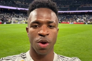 维尼修斯寄语球迷：很高兴取胜+打进2球，希望我们保持这样的状态 配图