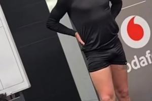 即将结束7年多特生涯！布兰特赛后仅着内裤，在更衣室向全队演讲 配图