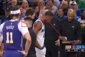 东契奇&海斯偷听魔术布置战术 八村塁小声询问：听到啥了？ 配图