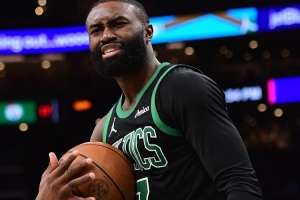 布朗谈失利:我们没打出凯尔特人的篮球 我处理球太漫不经心了 配图