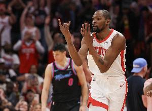 现役单场40+场次:哈登107场断档领衔 詹库分列二三 KD差库里一场 配图