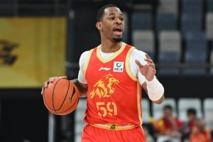 能冲击还全能！塔克17中9拿下28分10板14助三双 8失误太多 配图