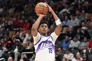 5号秀!埃斯·贝利最近3场比赛场均31.7分6记三分 配图