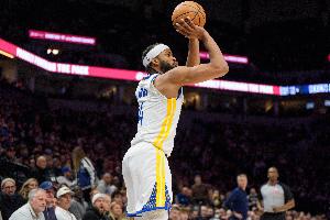 愿无大碍！穆迪本场刚刚复出 此前因右手腕扭伤缺阵10场 配图