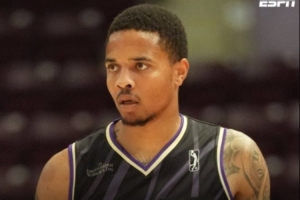 2017年的NBA状元秀!Shams:富尔茨和猛龙签约10天短合同 配图