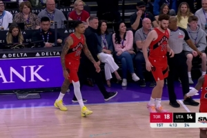 继续追梦！富尔茨与猛龙签约后光速首秀 自去年4月17日后NBA首战 配图