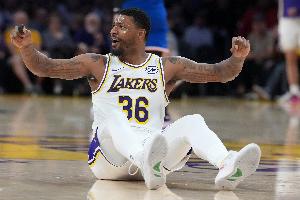 解说谈湖人输球：这显然能更直观感受到 斯马特对湖人有多重要 配图