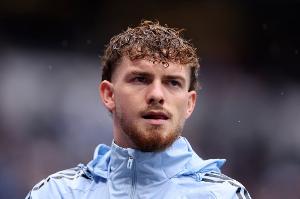 尼科尔:埃利奥特若留利物浦能提供帮助,但斯洛特认定他无法首发 配图