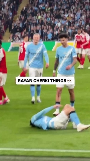 太搞笑了！近距离看谢尔基演技大赏：痛苦→定睛一看→笑了 配图