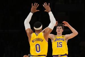 里夫斯谈21年绝杀独行侠：接球前 我敢用全部身家赌自己接不到球 配图