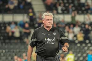 布鲁斯外孙2年前夭折,验尸官呼吁采取行动:母婴护理师缺乏资质 配图