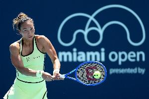 郑钦文:对我而言最重要的还是身体健康,现在手肘比多哈时好很多 配图