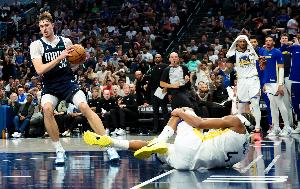 伤病专家浅谈穆迪伤势:有可能髌腱断裂 髌骨脱位 多条韧带损伤 配图