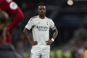 六台记者：阿韦洛亚留任对维尼修斯续约很重要，球员不会今夏离队 配图