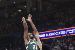 被雄鹿裁了！媒体人：小火车是最近几年自私篮球的杰出代表 配图