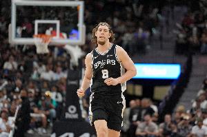 奥利尼克：马刺热火在心智比赛态度上相似 后者注重体能力量训练 配图