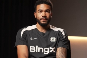 续约至2032！里斯·詹姆斯：目标率切尔西夺欧冠英超 想回报球迷 配图