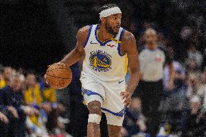 贾磊：穆迪膝盖骨明显变形 这可能是会影响职业生涯的伤病 配图