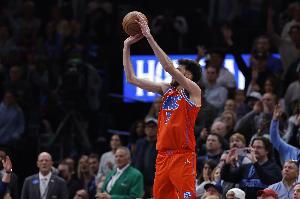 攻防兼备！切特首发30分钟 11中6&三分4中3拿到17分9板4助5帽 配图