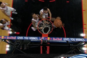 误判？庄神补扣被吹干扰球 回放显示完全没有问题 配图