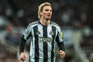 突然哑火！沃尔特马德近22场仅入1球，纽卡7500万引进现改踢中场 配图