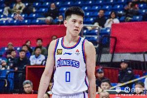 末节15分!林庭谦18中9拿下23分5板8助4断 除助攻外皆全队最高 配图