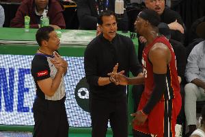 斯波：我不能连续让阿德巴约打24分钟 我必须为球队做出最佳选择 配图