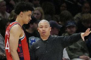 桑德斯谈卢指导半场讲话：有时需要安排轮休 但仍要保持职业精神 配图