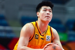 潜力赛-马国栋17分3板1断1帽 马浩森13分2板2助 江苏战胜深圳 配图