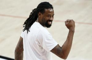 里弗斯:快船最先该退役麦卡杜和小乔丹的球衣 其他人先靠后 配图