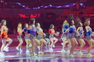 WCBA全明星周末在西安落幕！媒体人分享啦啦队精彩表演 配图