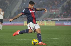 斯基拉:米兰球探考察博洛尼亚前锋卡斯特罗、拉齐奥中卫吉拉 配图