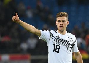 基米希：卡尔在球场上自信且从容 穆西亚拉拥有足坛罕见的特质 配图