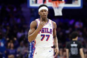 扛起进攻大旗！埃奇库姆28投14中&三分15中7 空砍35+6+4 配图