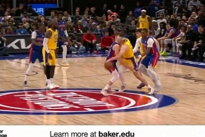 这也吹回场？里夫斯中线附近遭遇夹击被吹回场违例 配图