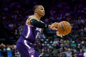 明天国王客战黄蜂 威少&克利福德缺阵 阿丘瓦&海斯存疑 配图