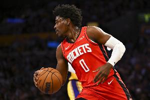 最后登场太晚了！霍勒迪21分钟正负值+22冠绝全场 拿到3分3助2断 配图