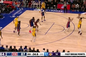 内外开花！东契奇上篮得手后三分也有 连得5分率队抹平分差 配图