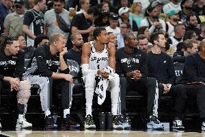 文班：虽然夺得总冠军是最终目标 但必须循序渐进&一步一个脚印 配图