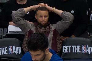 队记:库里等多名勇士球员正在穆迪检查房间外等待 配图