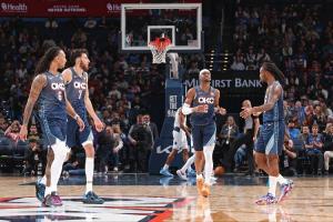 最新战力榜：雷霆&马刺列前二 湖人第6 火箭第8 骑士第9 勇士第20 配图