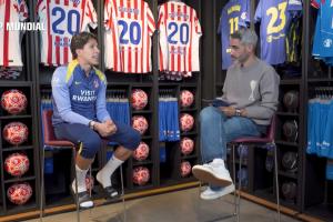 小西蒙尼:训练中最让我惊讶的是梅西 看着没使劲却一直打死角 配图