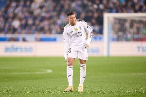 真误诊了！皇马跟队确认：姆巴佩左膝受伤，皇马一开始却检查右膝 配图