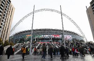 TA:跟盆栽哥演唱会撞档期,今年社区盾杯从温布利移师加的夫举行 配图