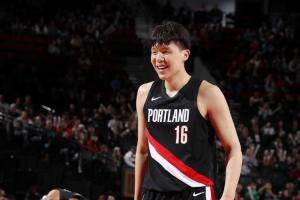 杨瀚森被开拓者下放至G联盟 混音明天对阵奥斯汀马刺 配图